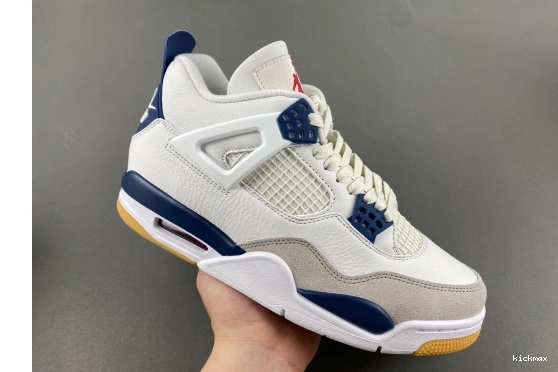 DR5415-100 Retro  4 SB Jordan DR5415-100 Navy 0513